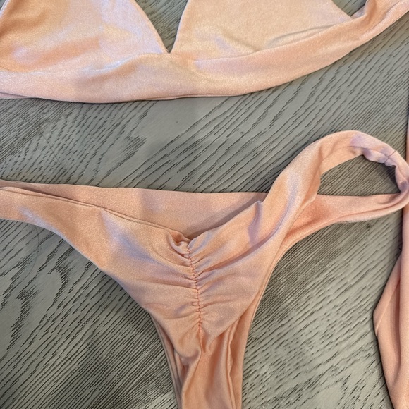 Bikini - Picture 4 of 4